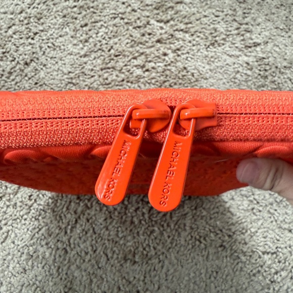 MICHAEL KORS Padded Tablet iPad Sleeve Cover in Orange Neoprene 8" x 10" - Picture 6 of 7